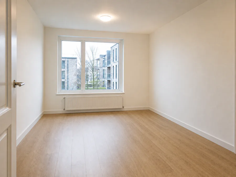 Empty Room, after editing with ClearCrowds