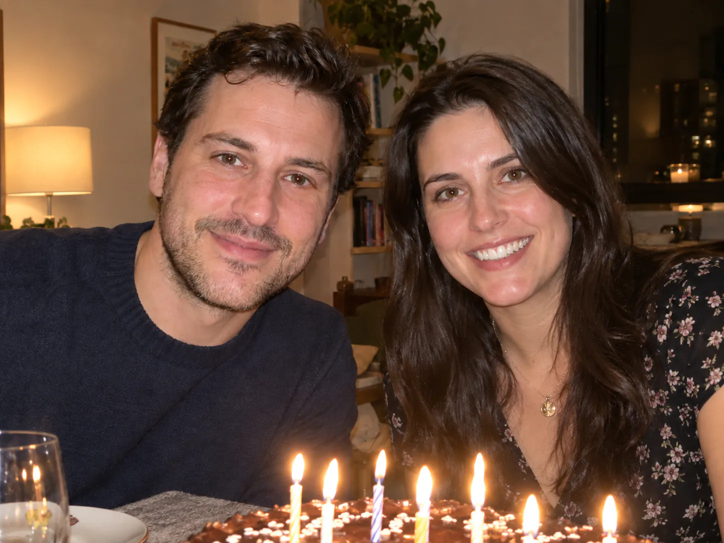 Photos de repas en famille: Corrigez les reflets rouges dans les yeux des deux proches.